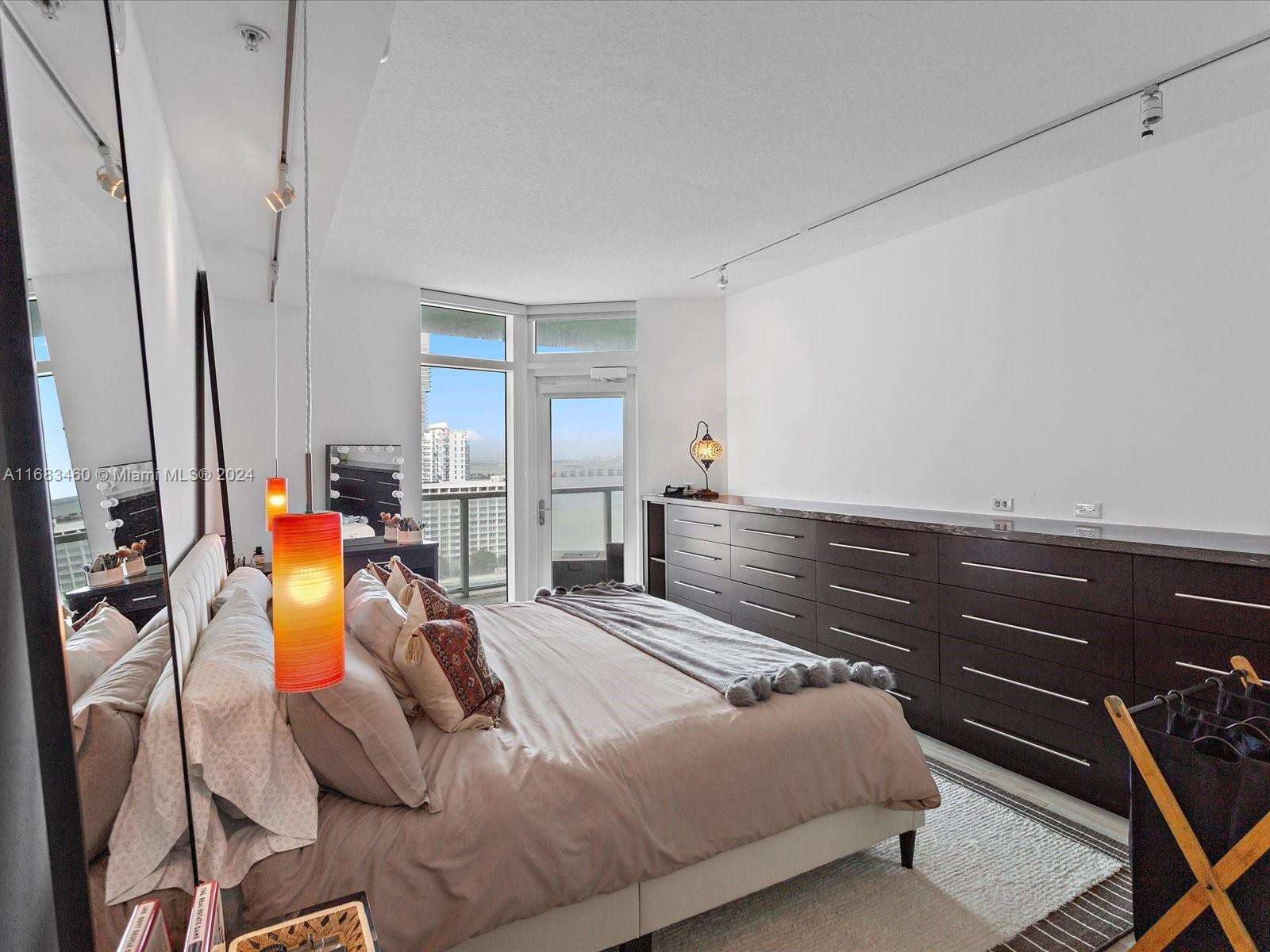 Quantum on the bay Unit #1704 | Picture 13