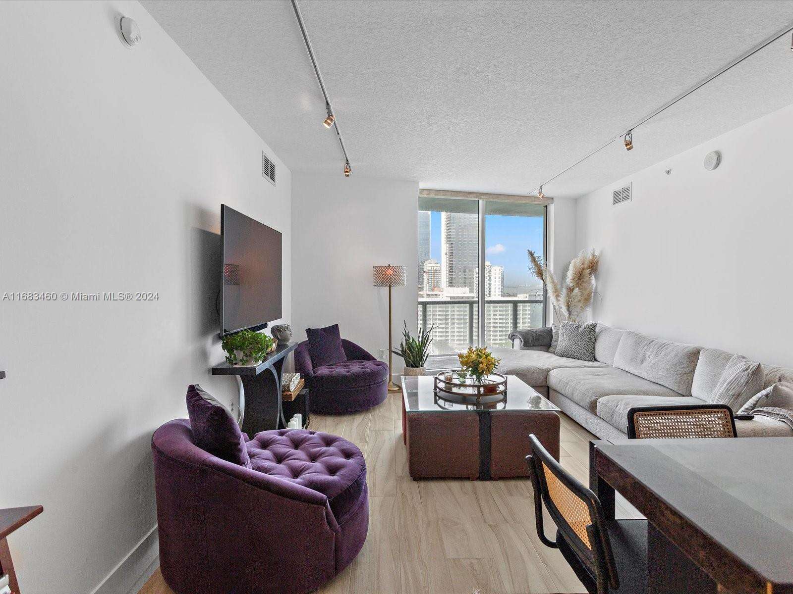 Quantum on the bay Unit #1704 | Picture 4