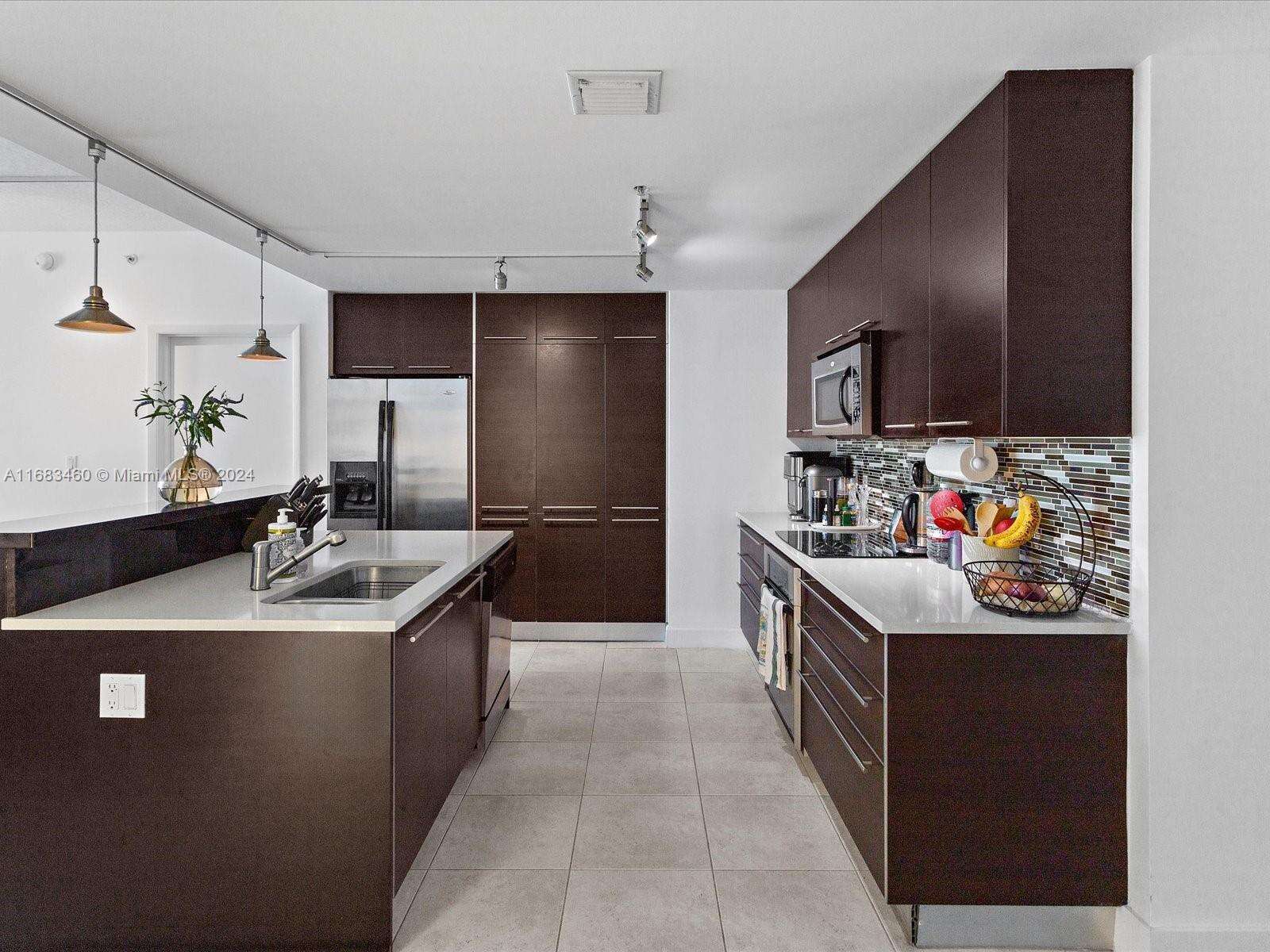 Quantum on the bay Unit #1704 | Picture 9