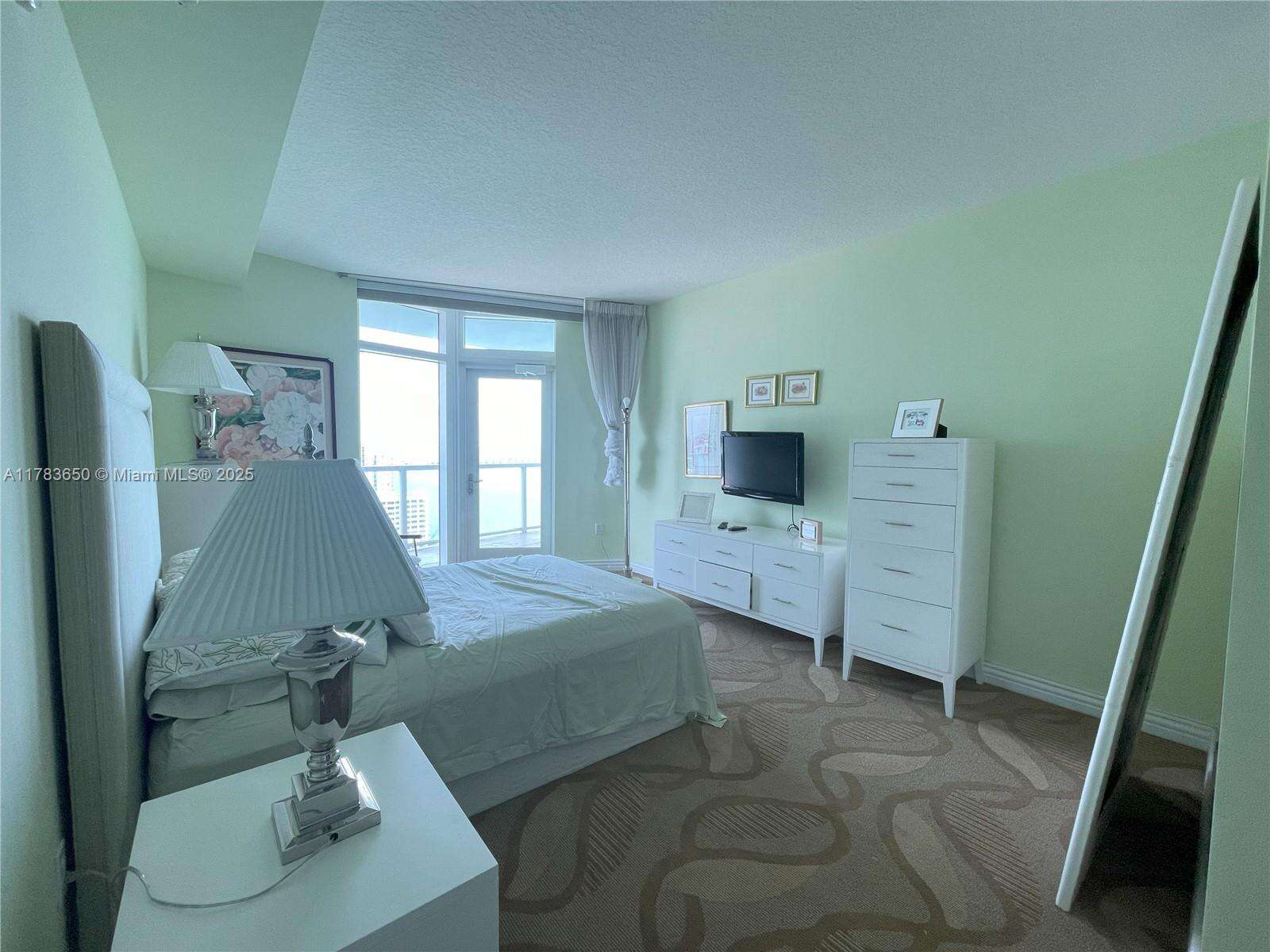 Quantum on the bay Unit #2404 | Picture 16