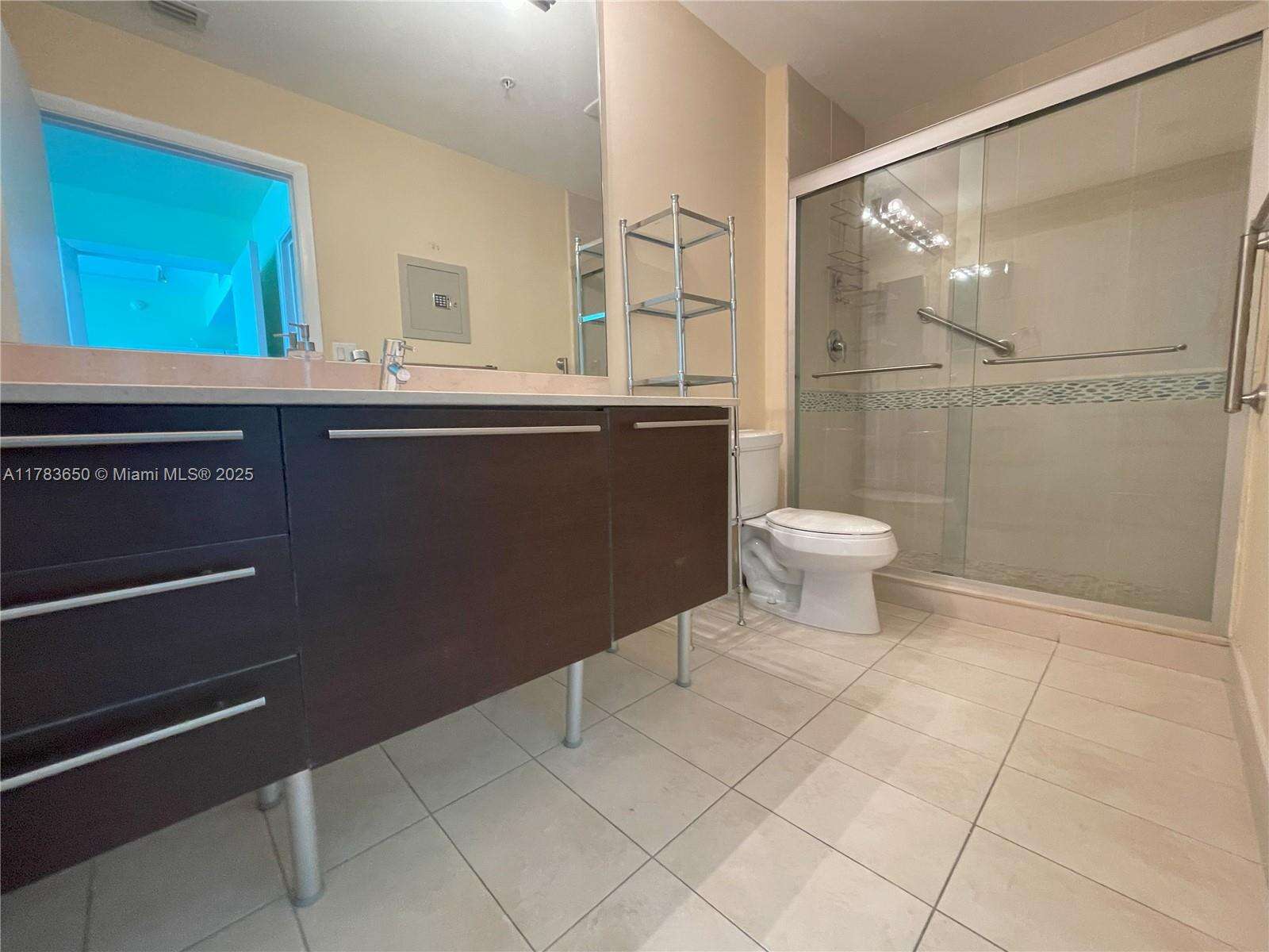 Quantum on the bay Unit #2404 | Picture 18