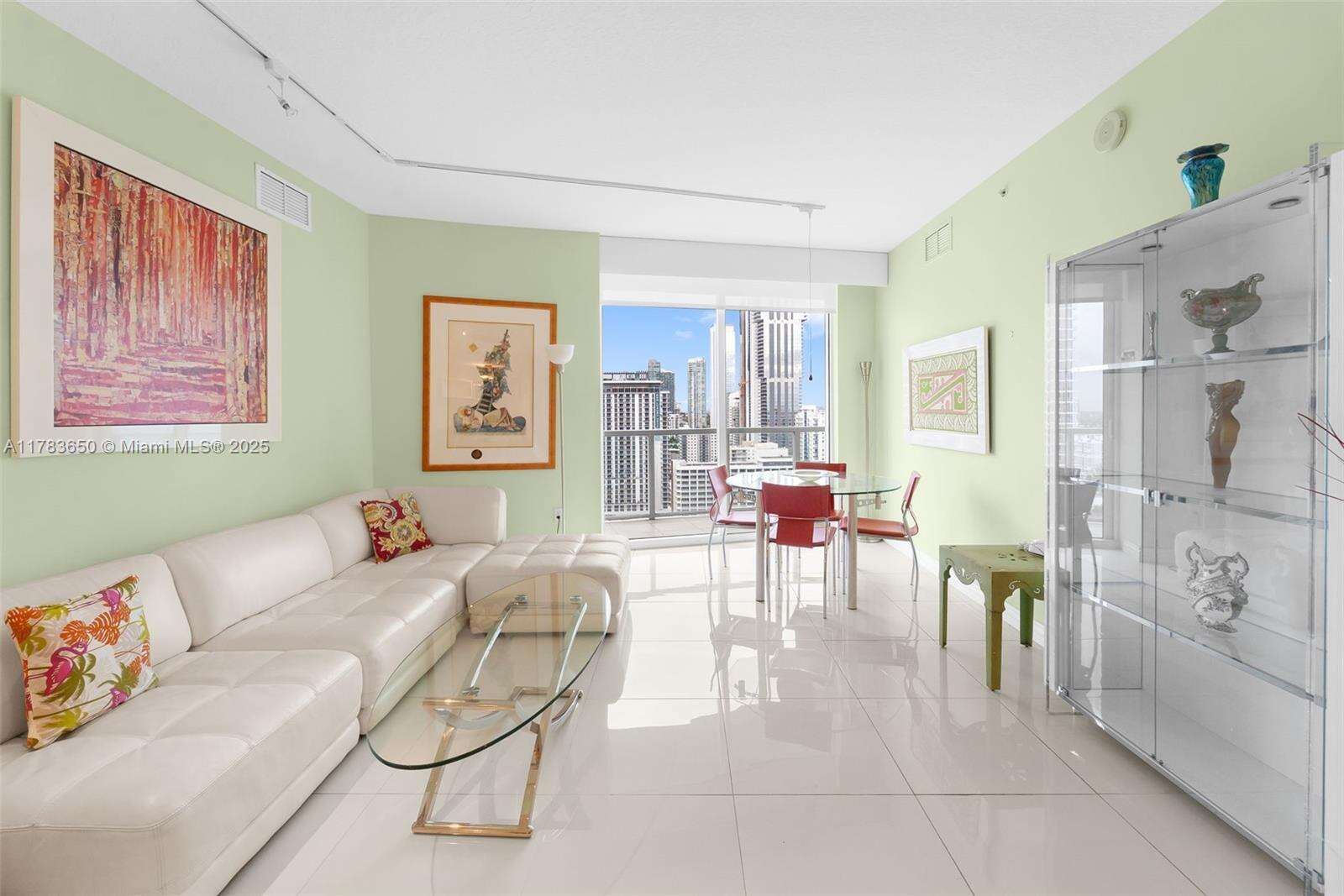 Quantum on the bay Unit #2404 | Picture 5