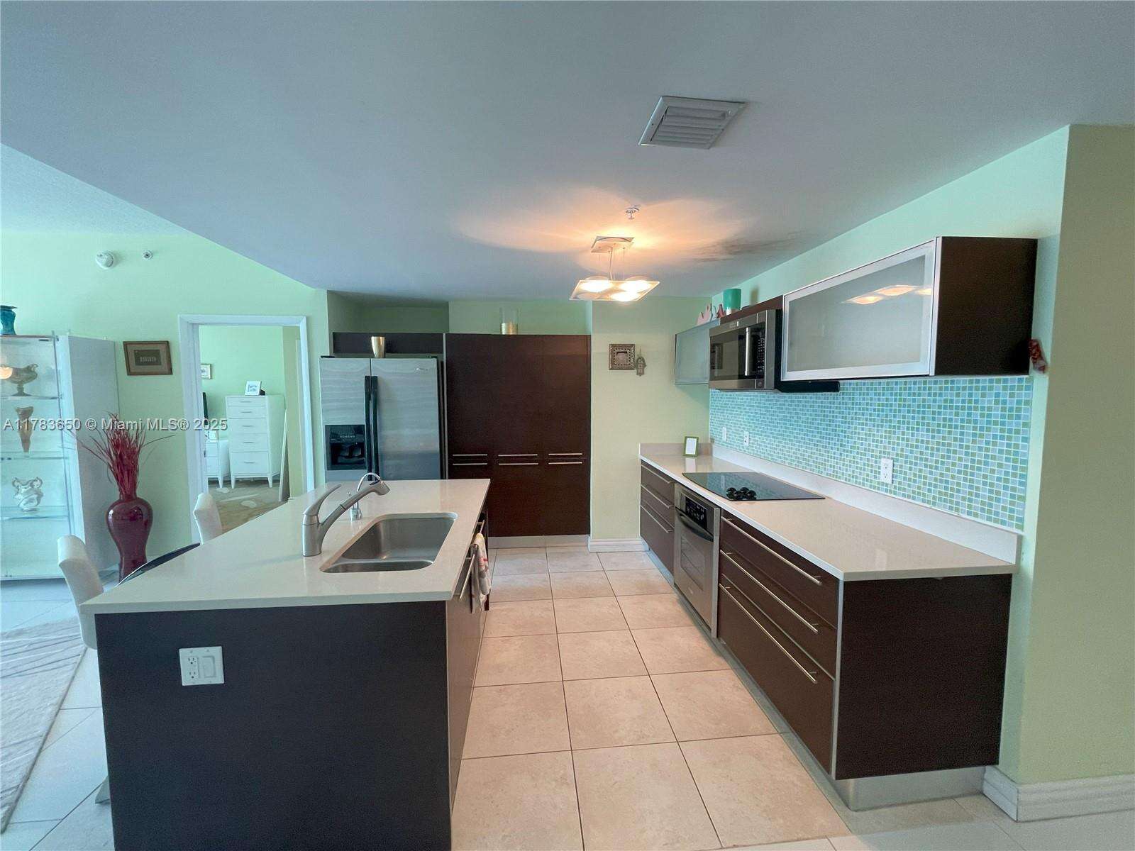 Quantum on the bay Unit #2404 | Picture 52