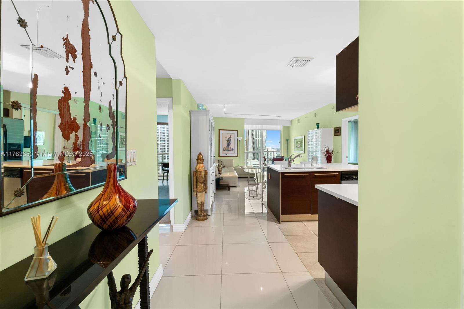 Quantum on the bay Unit #2404 | Picture 99