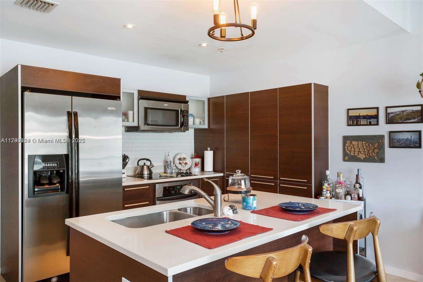 Quantum on the bay Unit #2307 | Picture 4