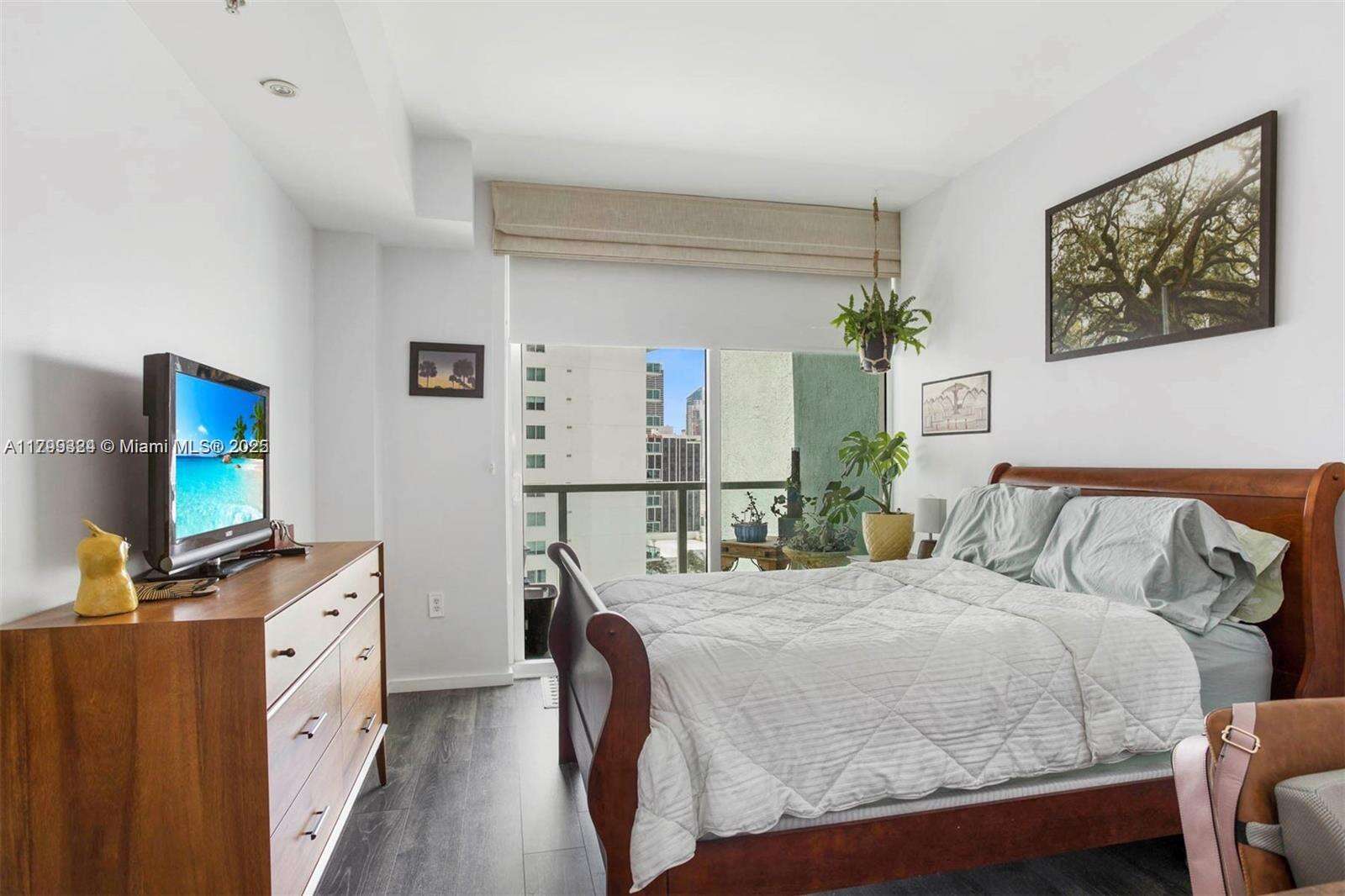 Quantum on the bay Unit #2307 | Picture 8