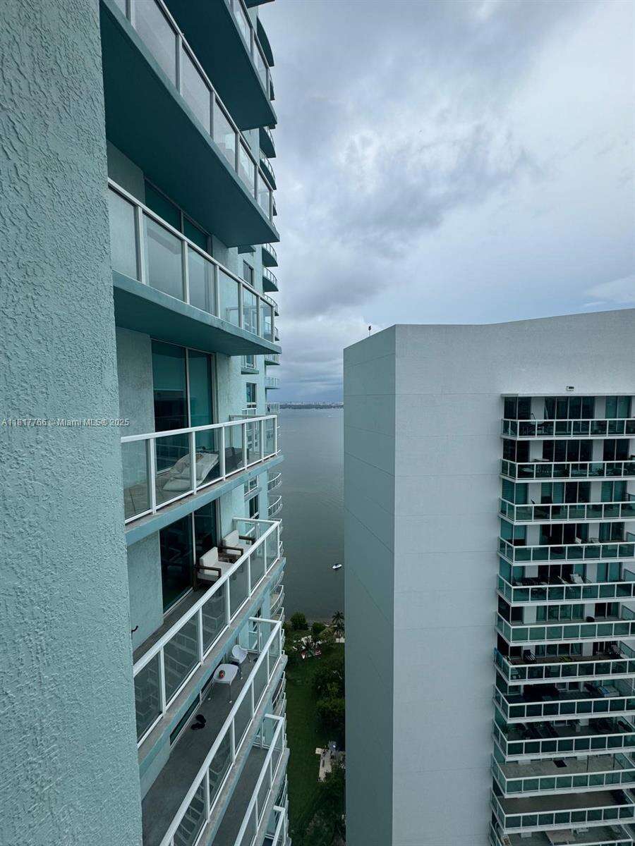 Quantum on the bay Unit #3909 | Picture 9