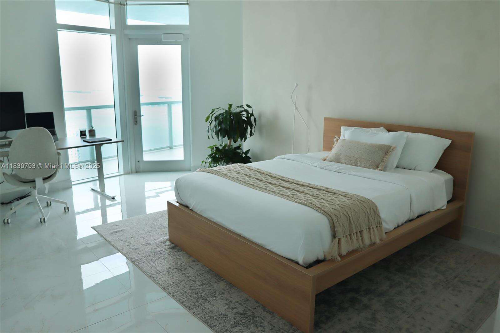 Quantum on the bay Unit #3804 | Picture 7