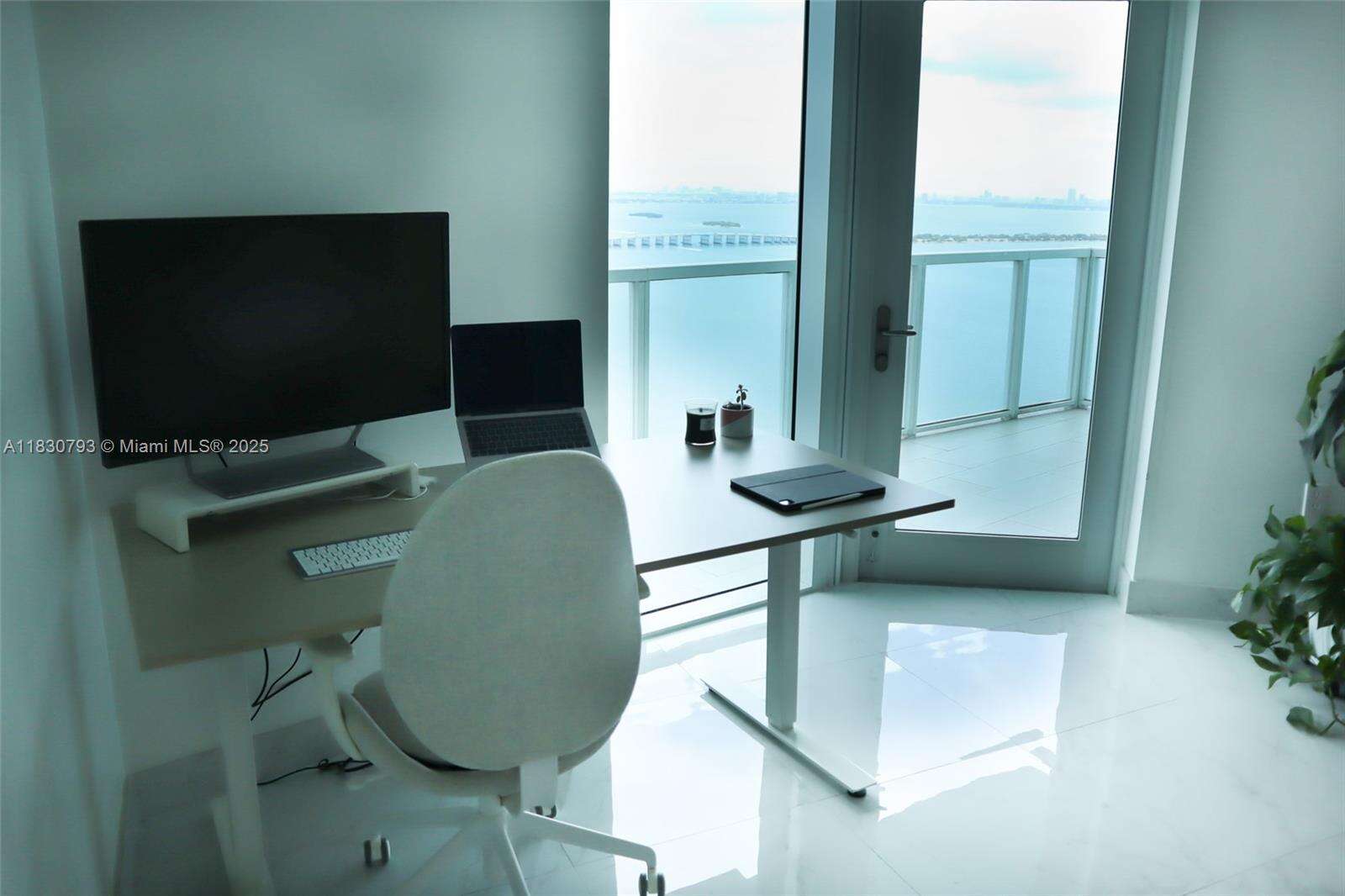 Quantum on the bay Unit #3804 | Picture 8