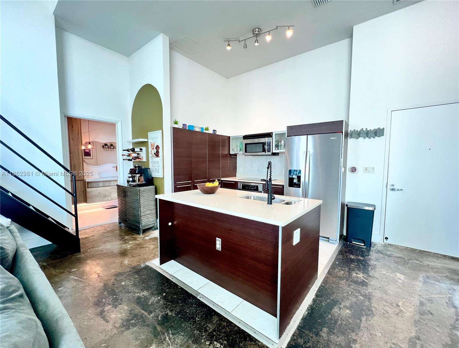 Quantum on the bay Unit #909 | Picture 2