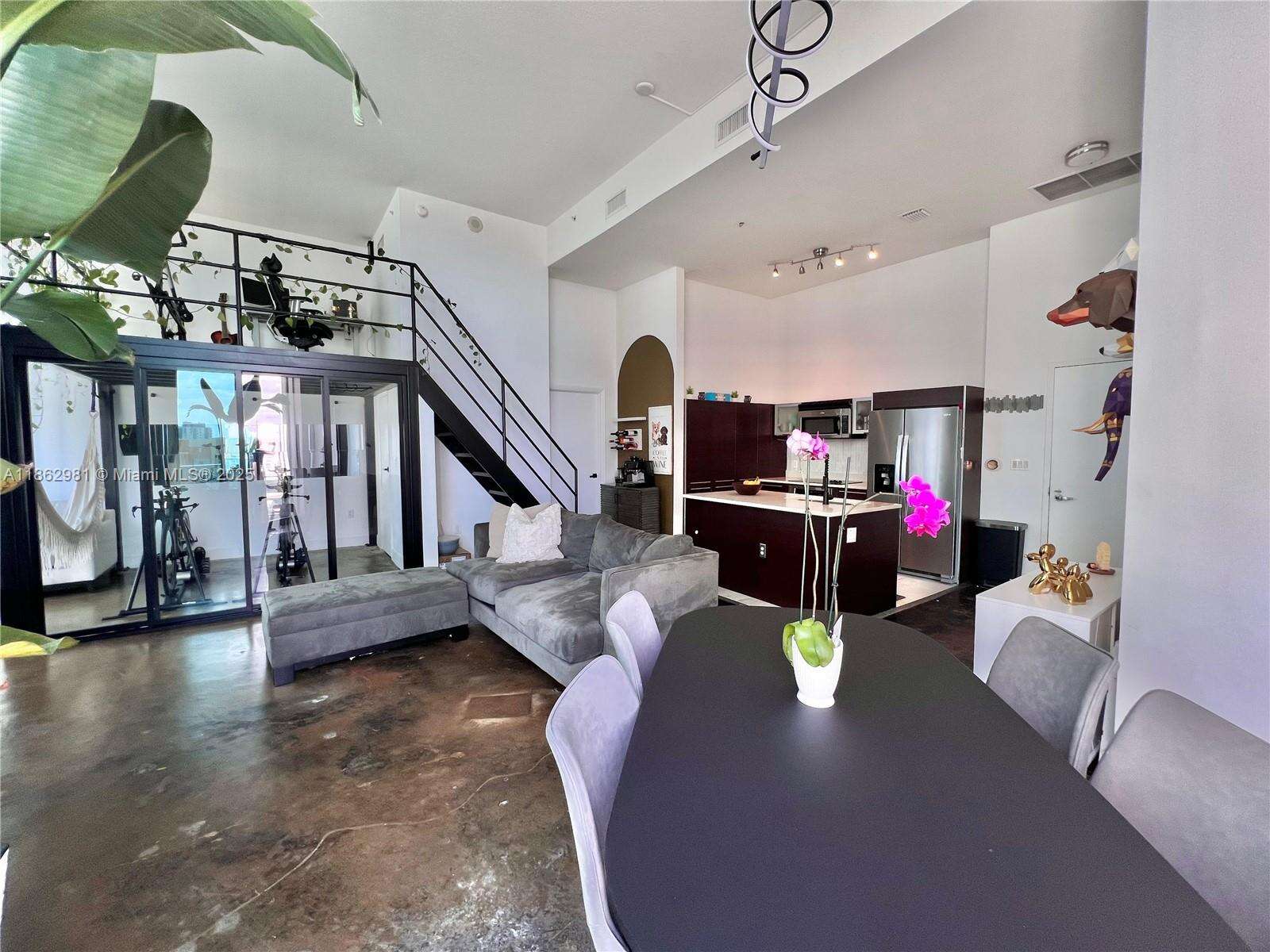 Quantum on the bay Unit #909 | Picture 3