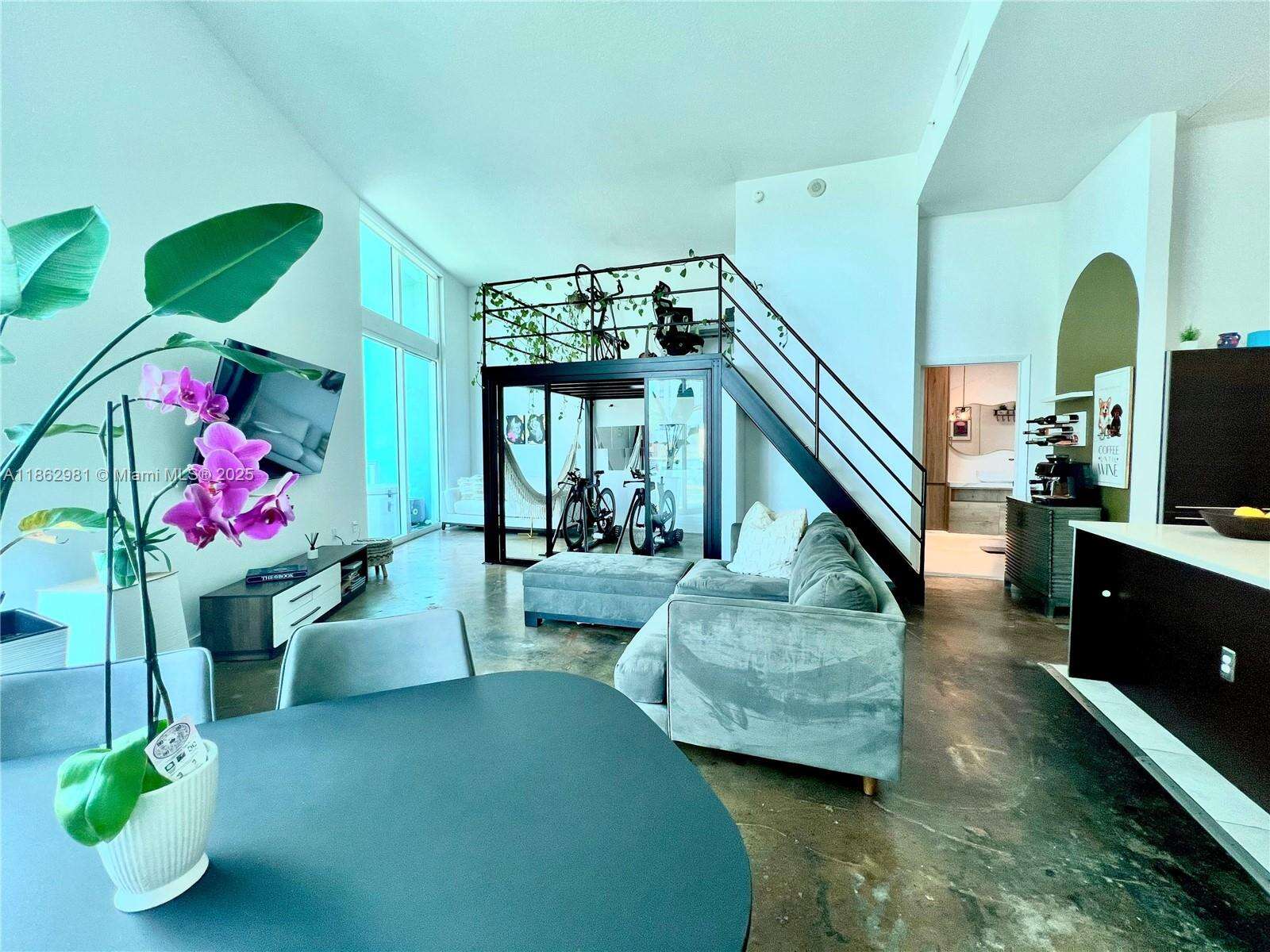 Quantum on the bay Unit #909 | Picture 4