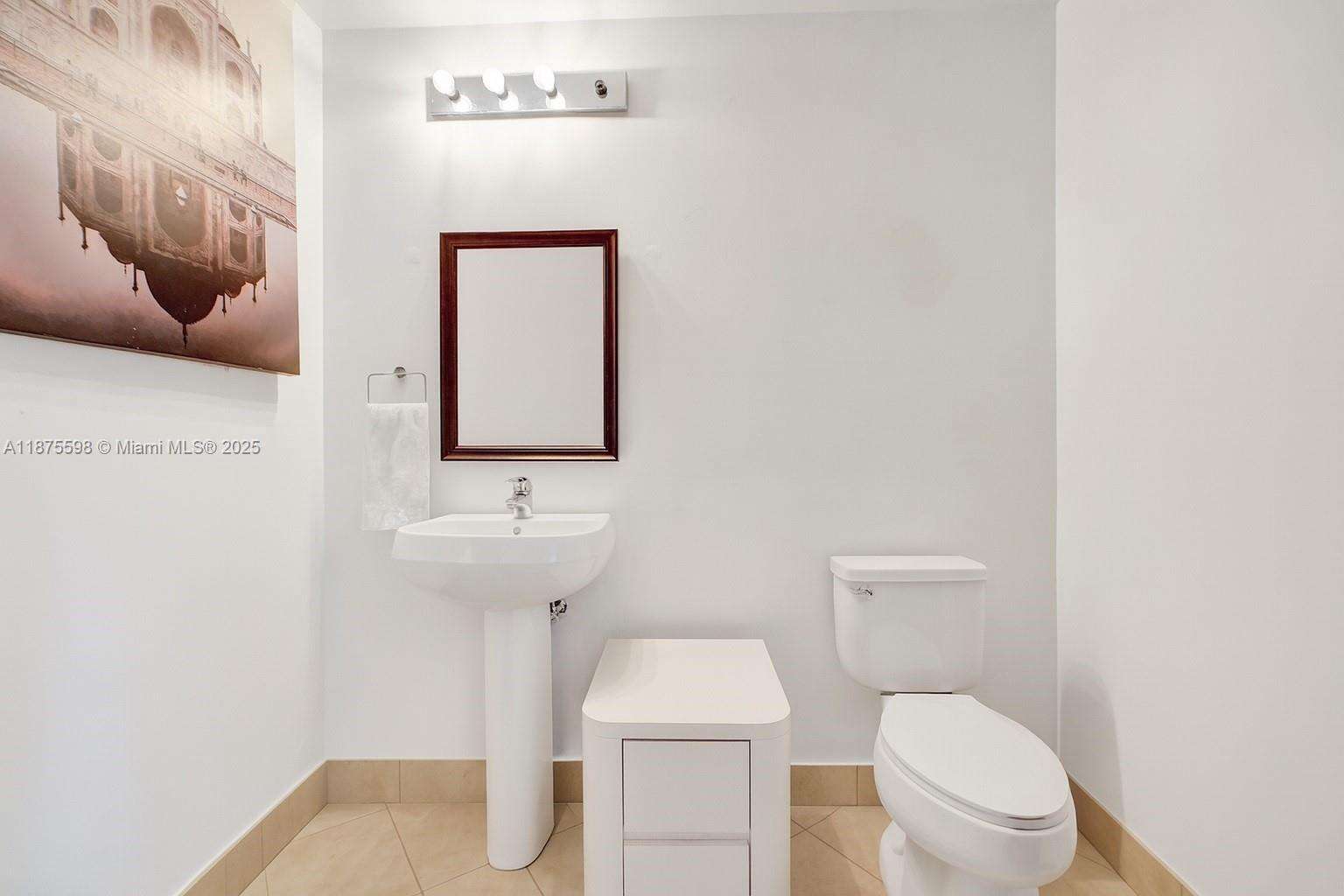 Quantum on the bay Unit #3207 | Picture 11