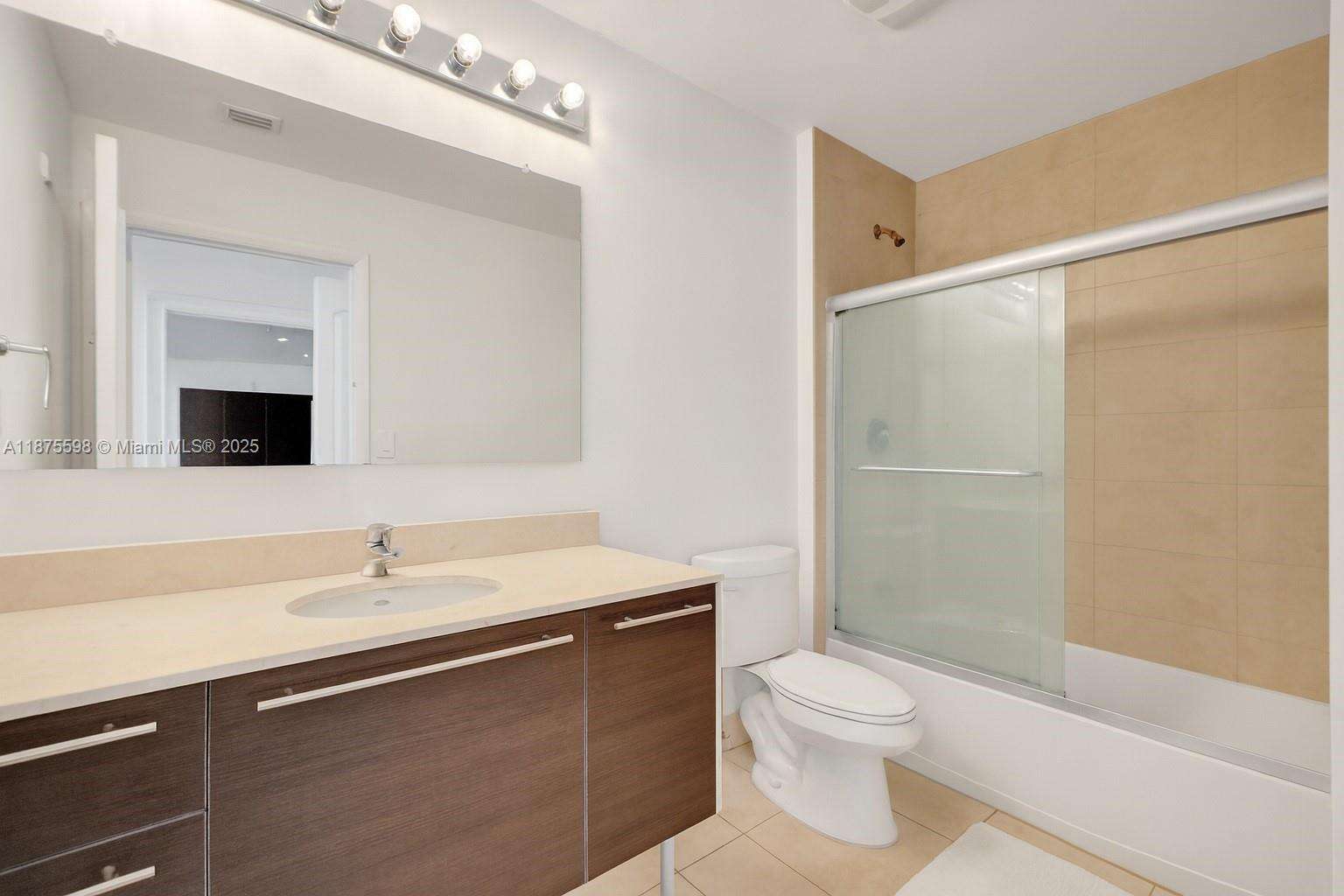 Quantum on the bay Unit #3207 | Picture 8