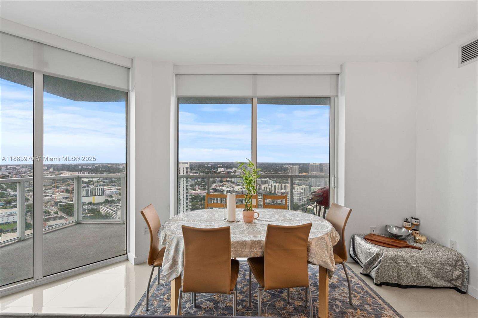 Quantum on the bay Unit #4018 | Picture 16