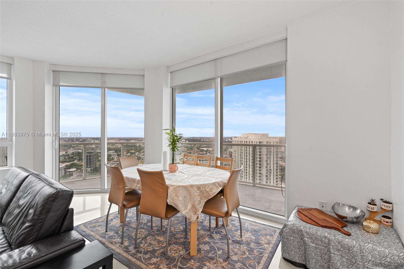 Quantum on the bay Unit #4018 | Picture 17