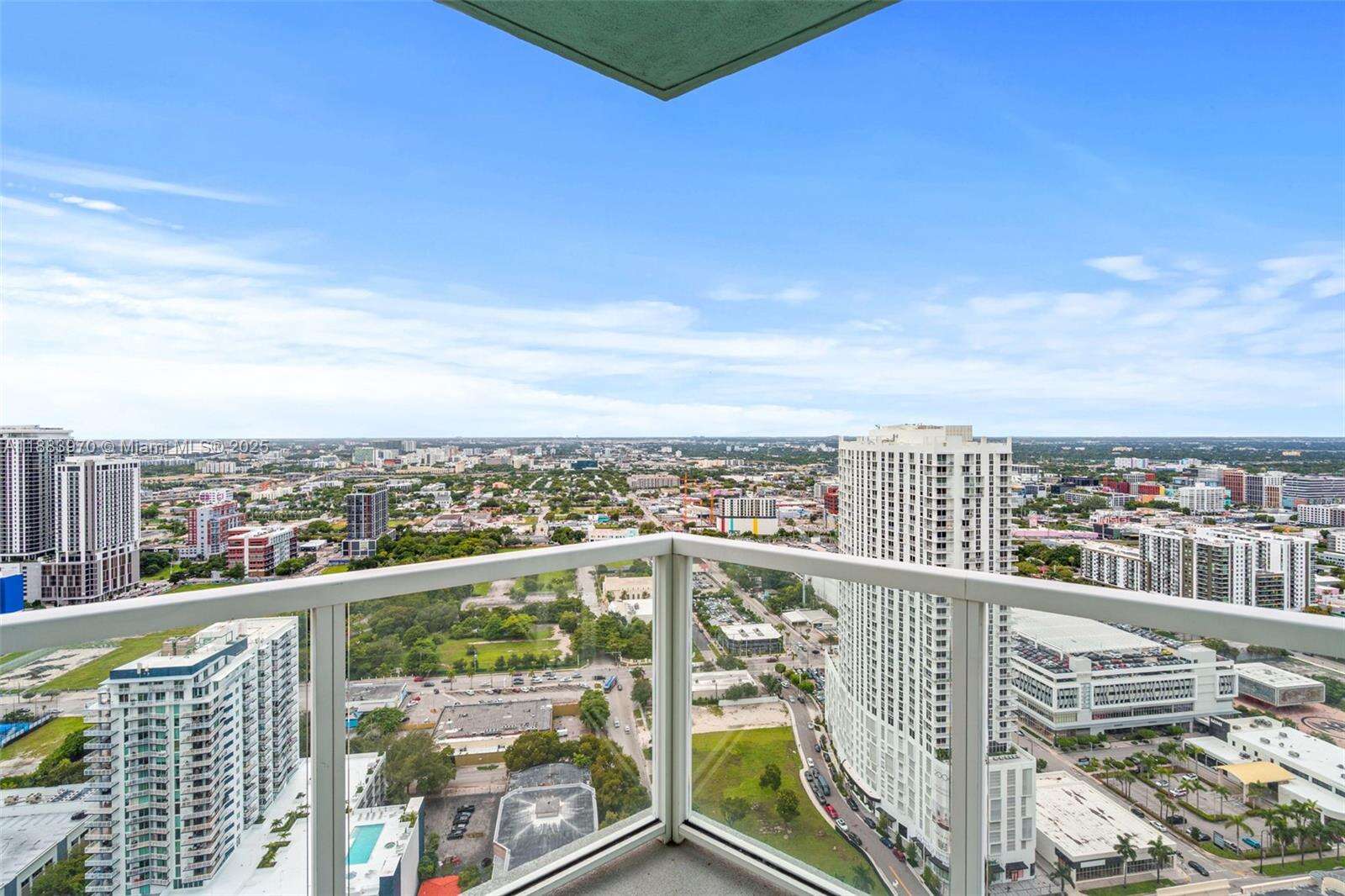 Quantum on the bay Unit #4018 | Picture 32