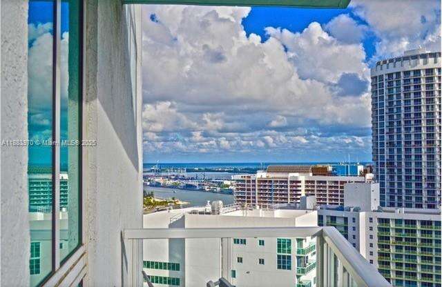 Quantum on the bay Unit #4018 | Picture 33