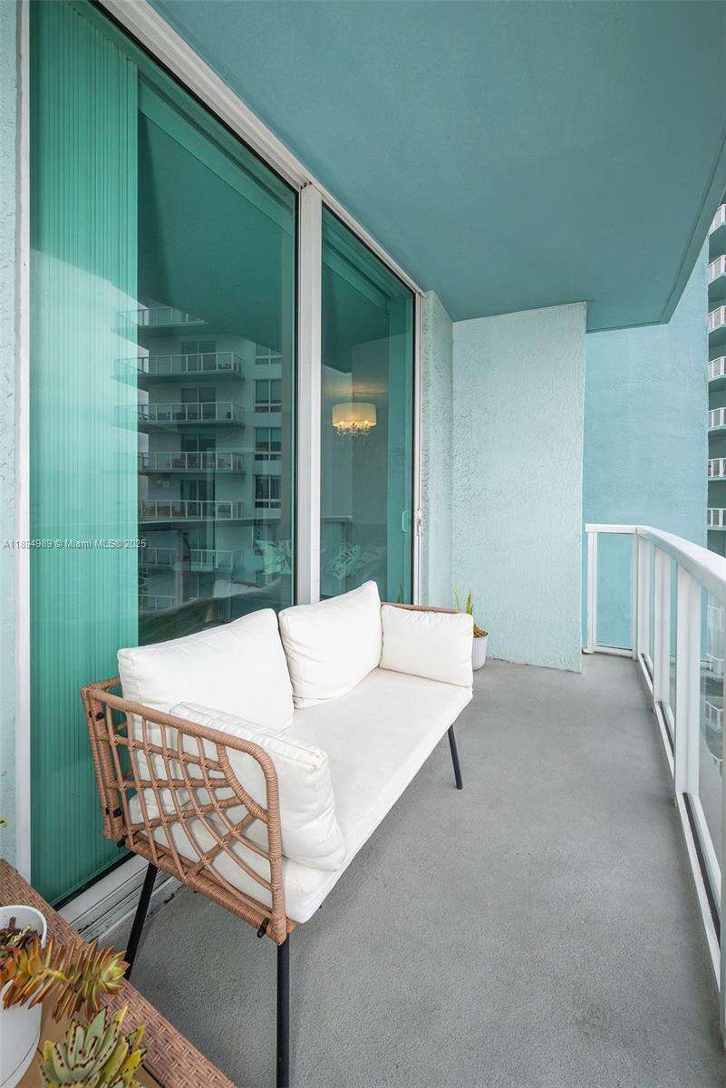 Quantum on the bay Unit #4019 | Picture 26