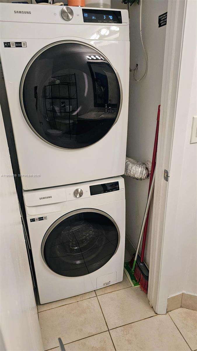 Quantum on the bay Unit #4007 | Picture 11