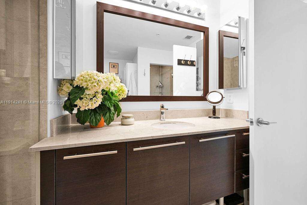 Quantum on the bay Unit #5103 | Picture 24