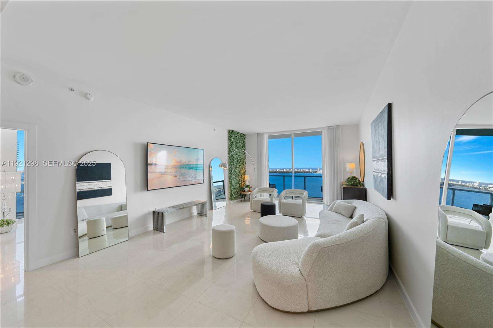 Quantum on the bay Unit #PH-4902 | Picture 2