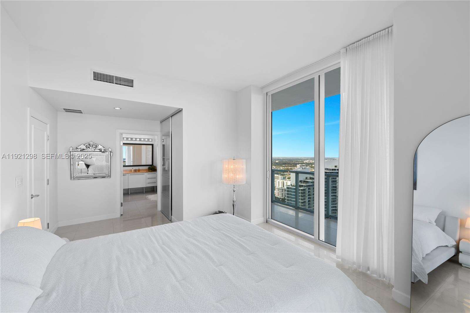 Quantum on the bay Unit #PH-4902 | Picture 25