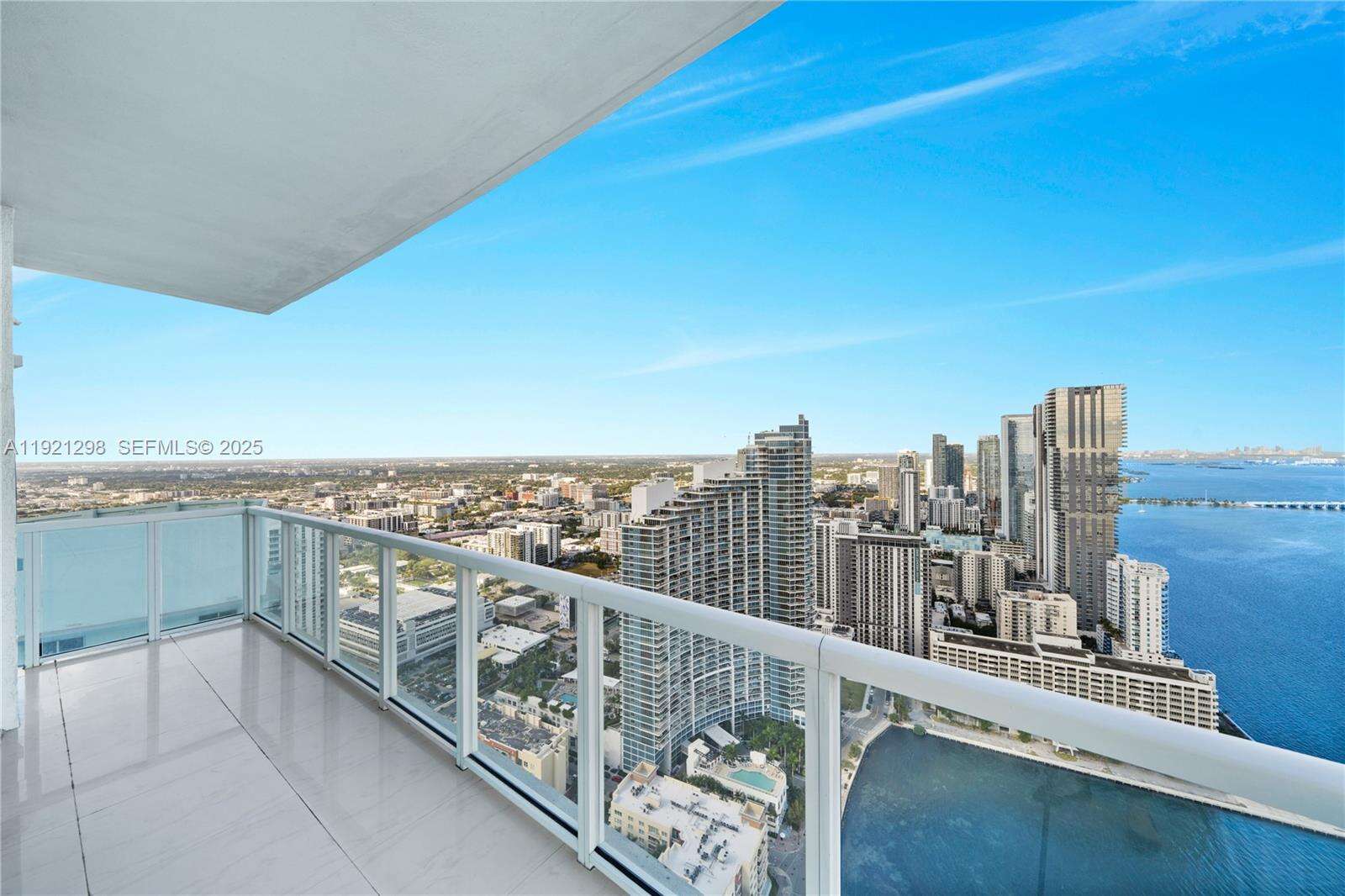 Quantum on the bay Unit #PH-4902 | Picture 30