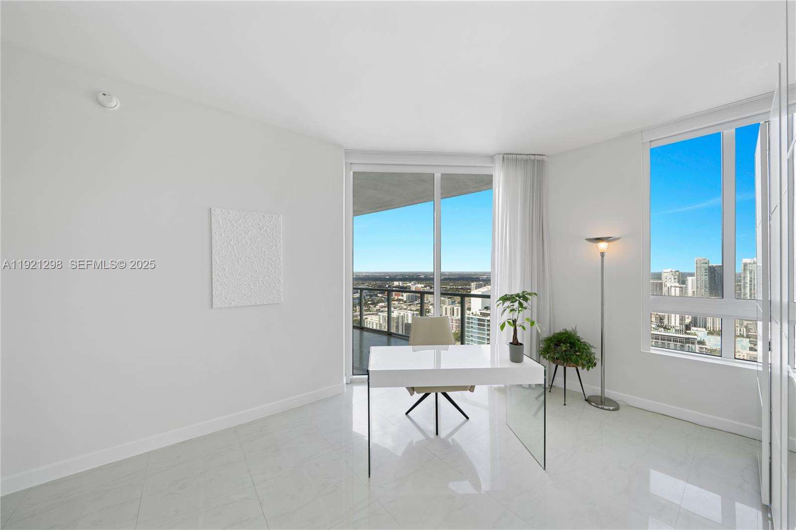 Quantum on the bay Unit #PH-4902 | Picture 33