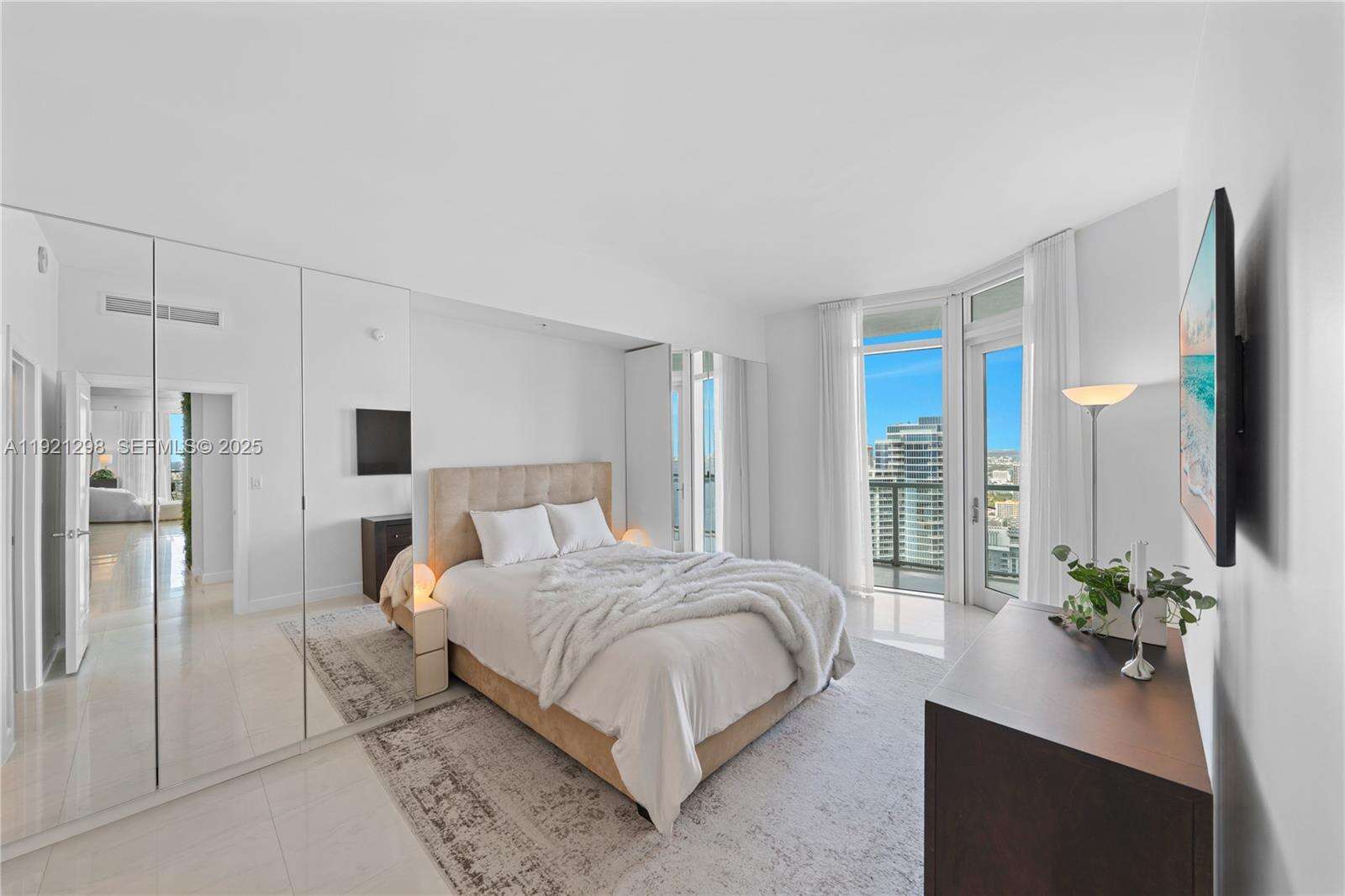 Quantum on the bay Unit #PH-4902 | Picture 37