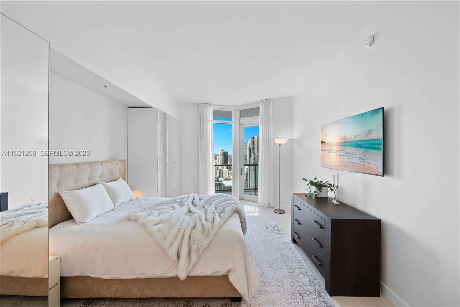 Quantum on the bay Unit #PH-4902 | Picture 38