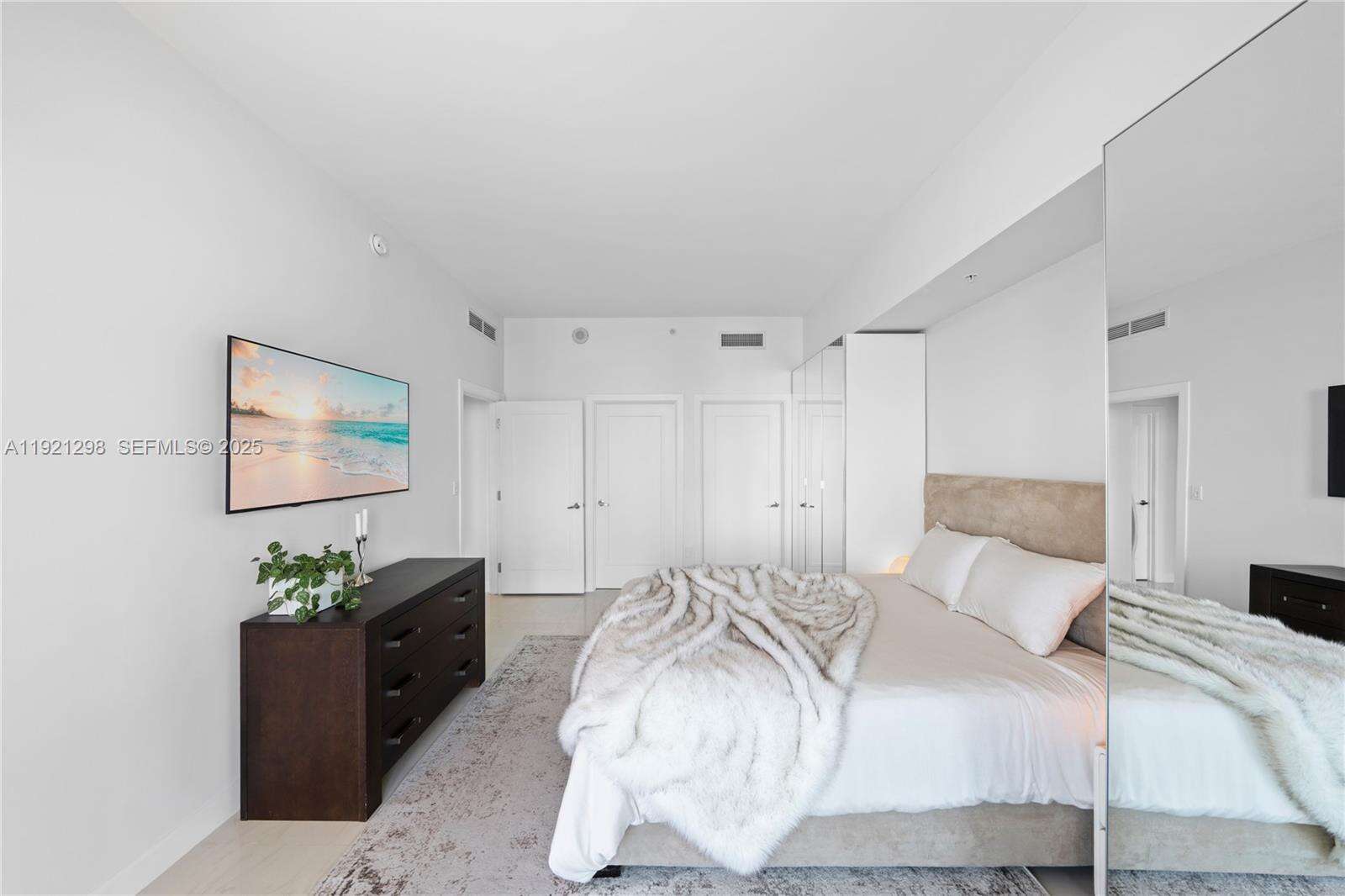 Quantum on the bay Unit #PH-4902 | Picture 10