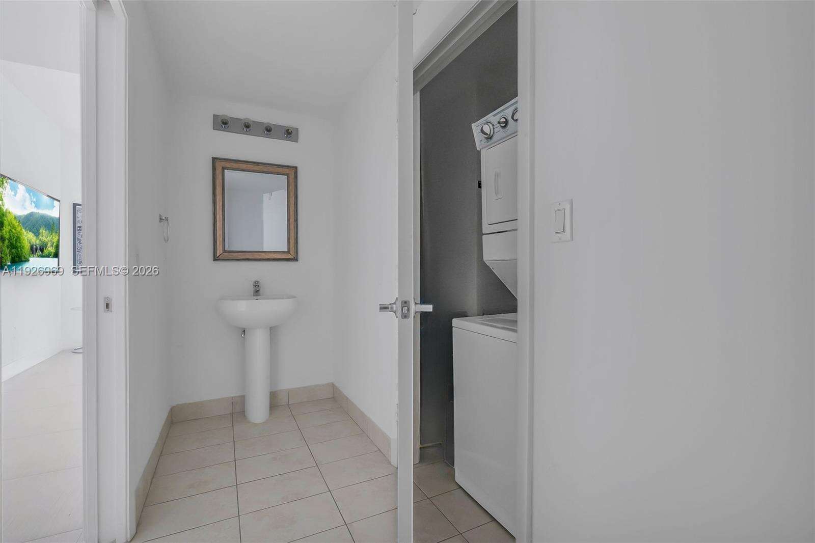 Quantum on the bay Unit #PH-5006 | Picture 4