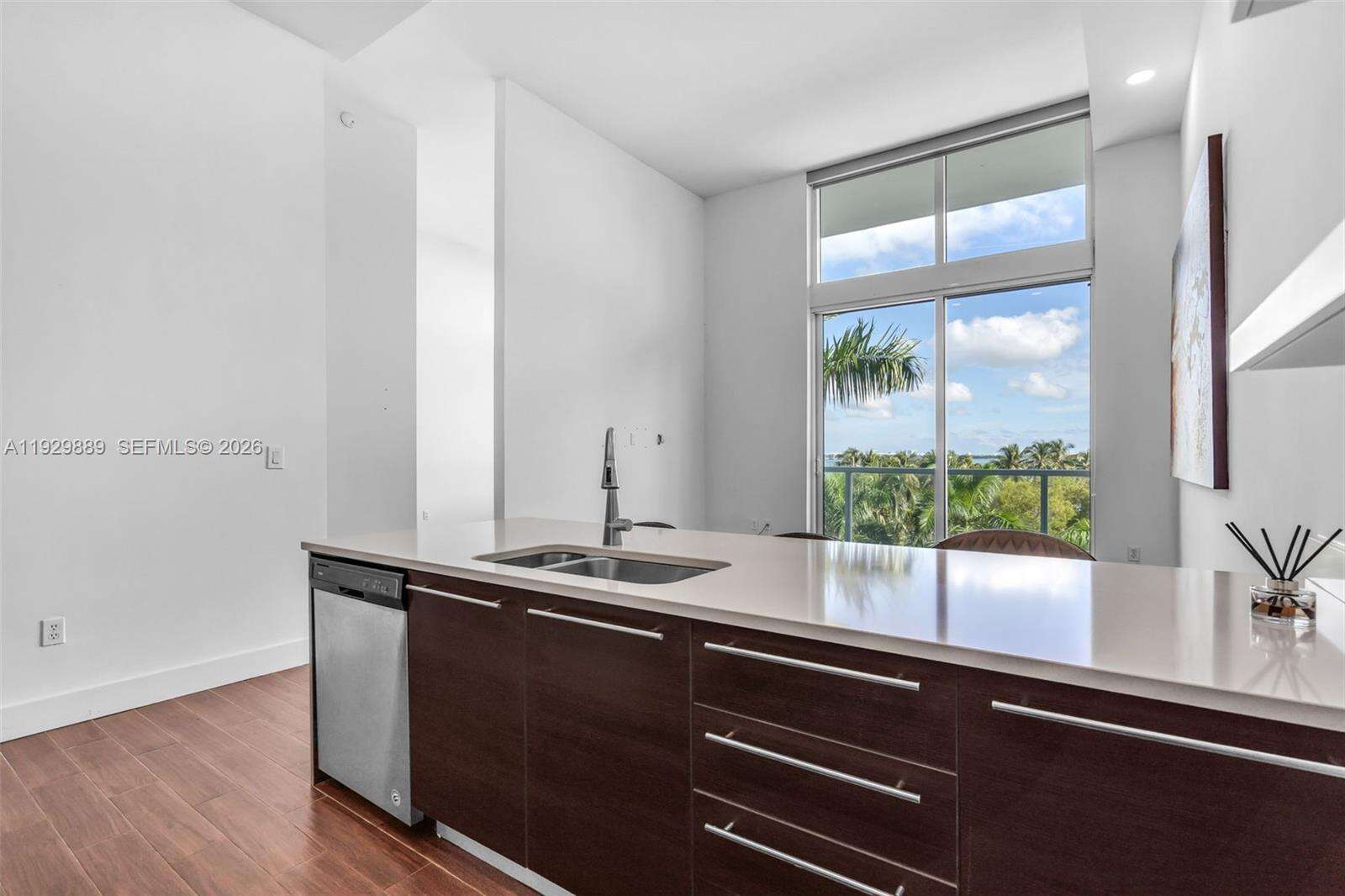 Quantum on the bay Unit #604 | Picture 11