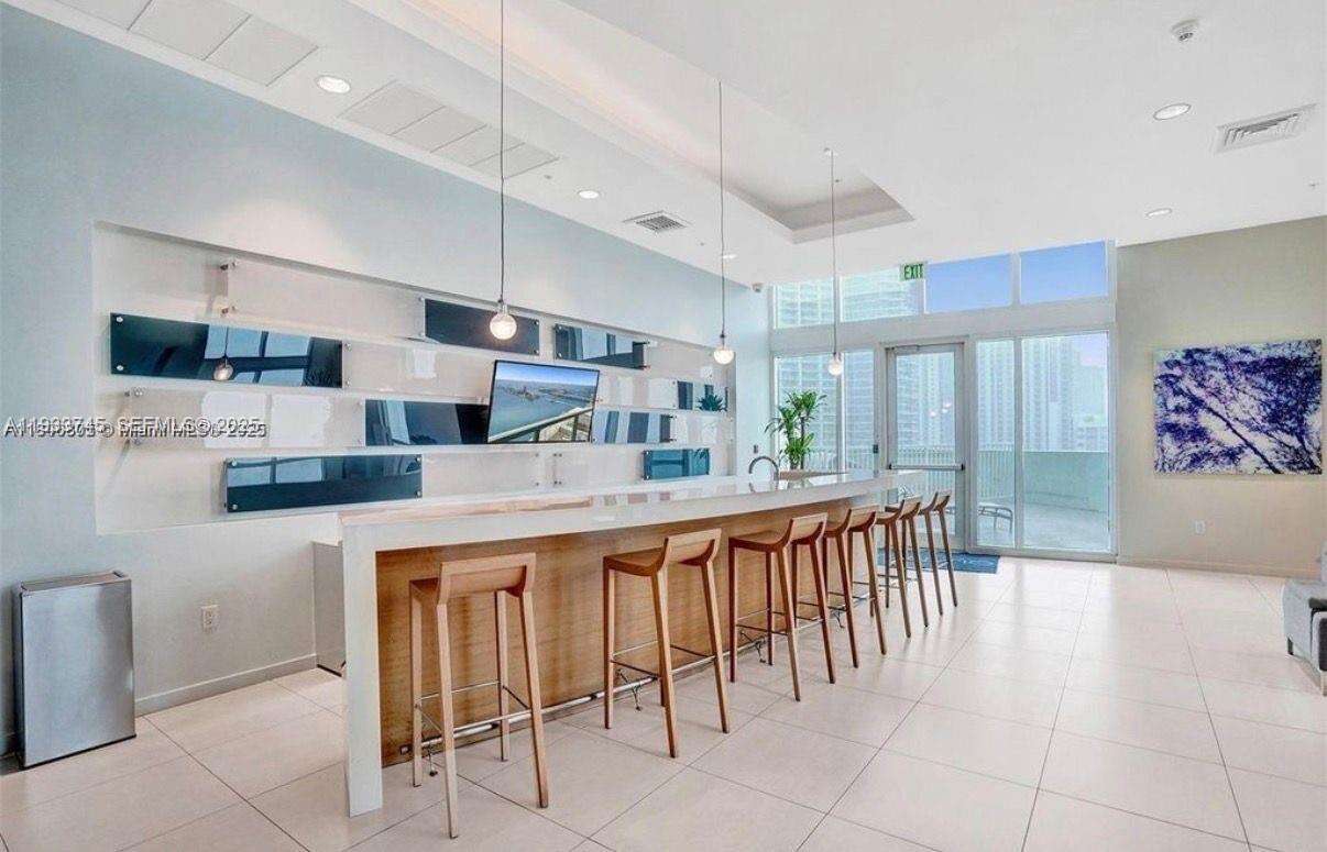 Quantum on the bay Unit #3705 | Picture 13