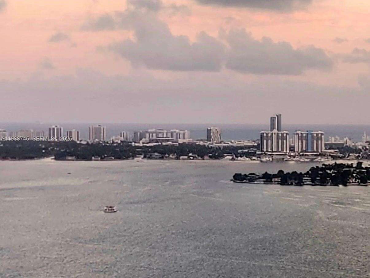 Quantum on the bay Unit #3705 | Picture 24