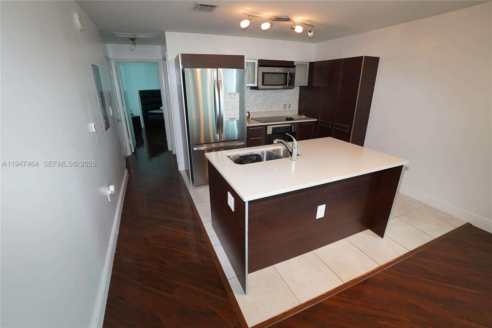 Quantum on the bay Unit #2510 | Picture 12