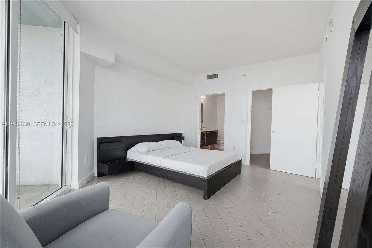 Quantum on the bay Unit #1518 | Picture 38