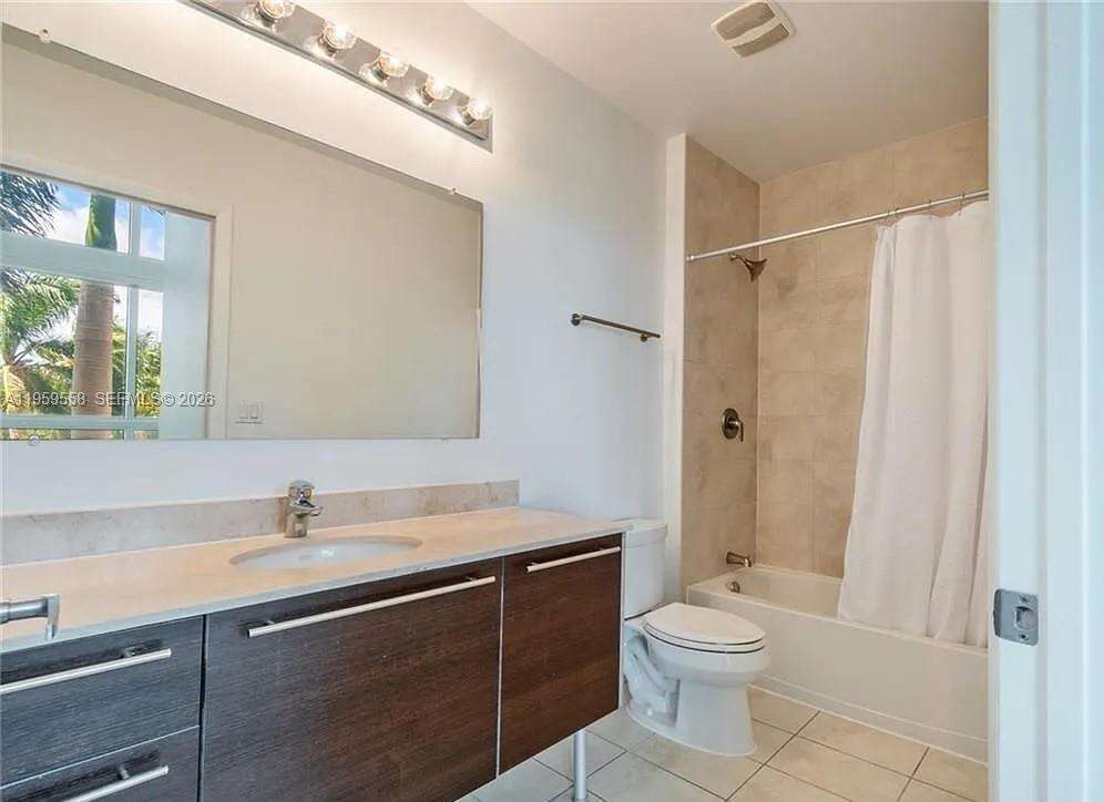 Quantum on the bay Unit #506 | Picture 13