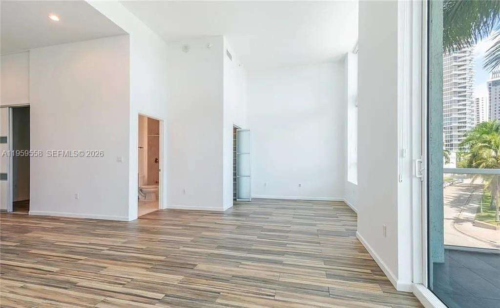 Quantum on the bay Unit #506 | Picture 8