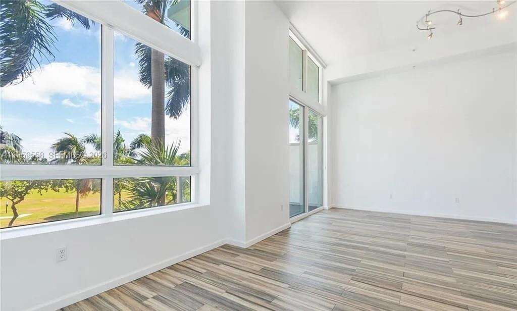 Quantum on the bay Unit #506 | Picture 9