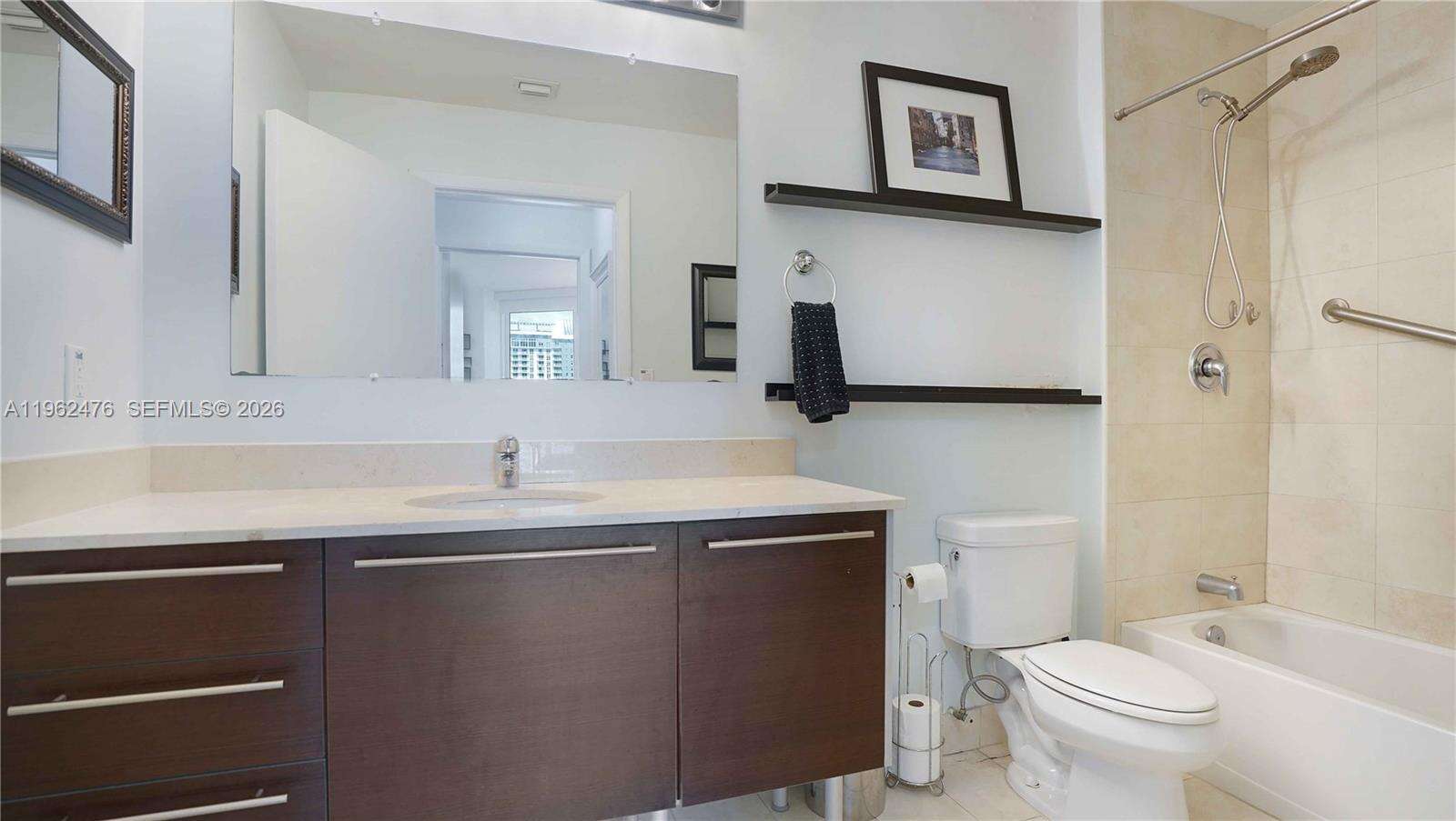 Quantum on the bay Unit #1708 | Picture 14