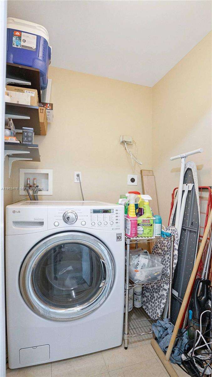 Quantum on the bay Unit #1708 | Picture 16