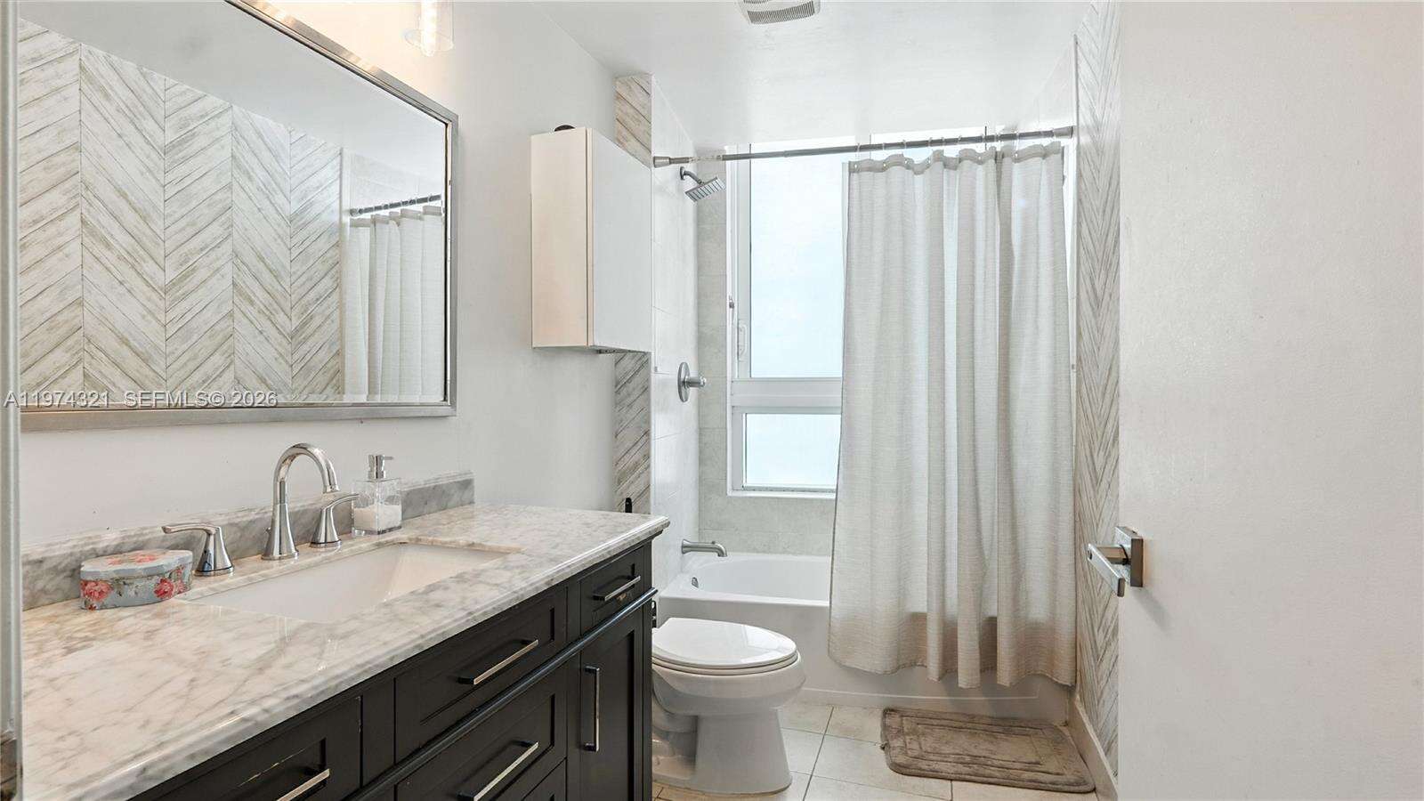 Quantum on the bay Unit #2810 | Picture 15