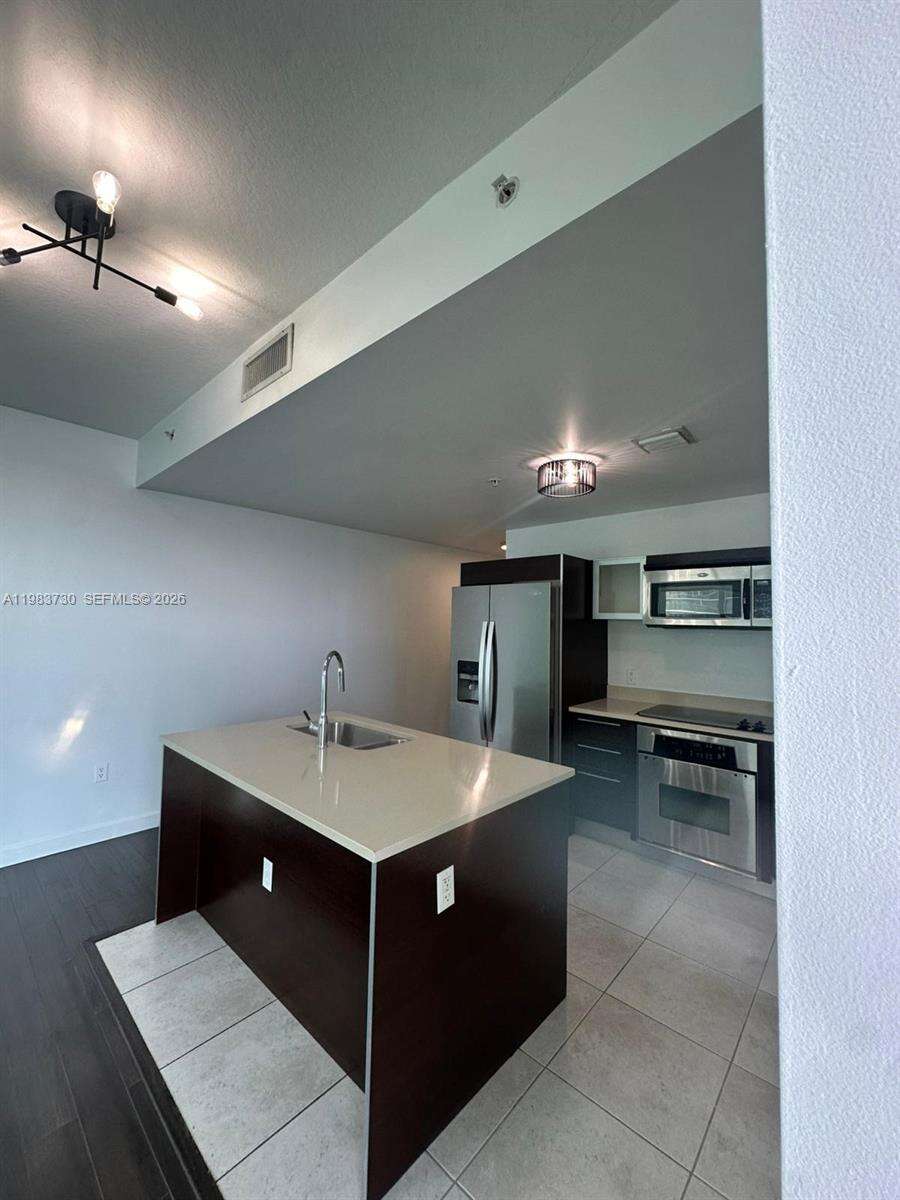 Quantum on the bay Unit #3803 | Picture 7