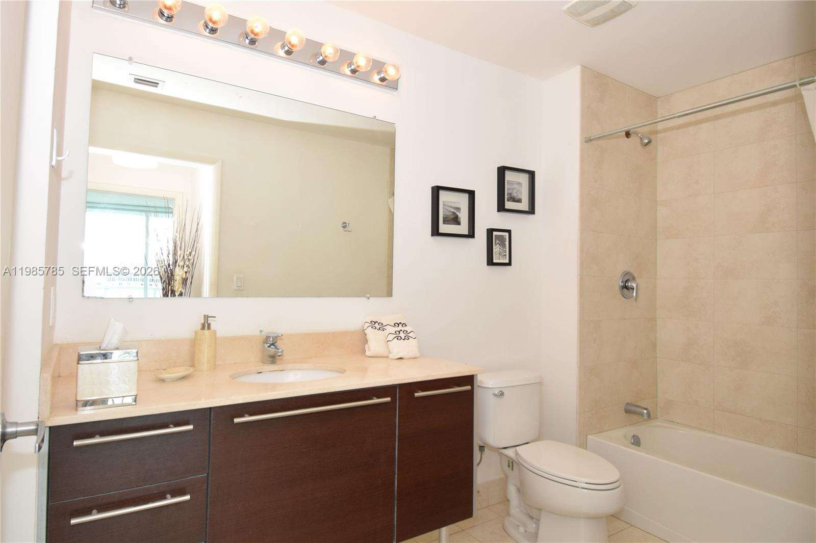 Quantum on the bay Unit #2804 | Picture 7