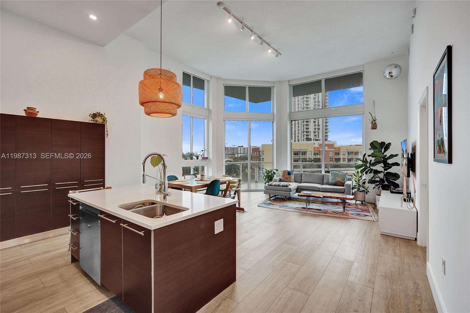 Quantum on the bay Unit #816 | Picture 4