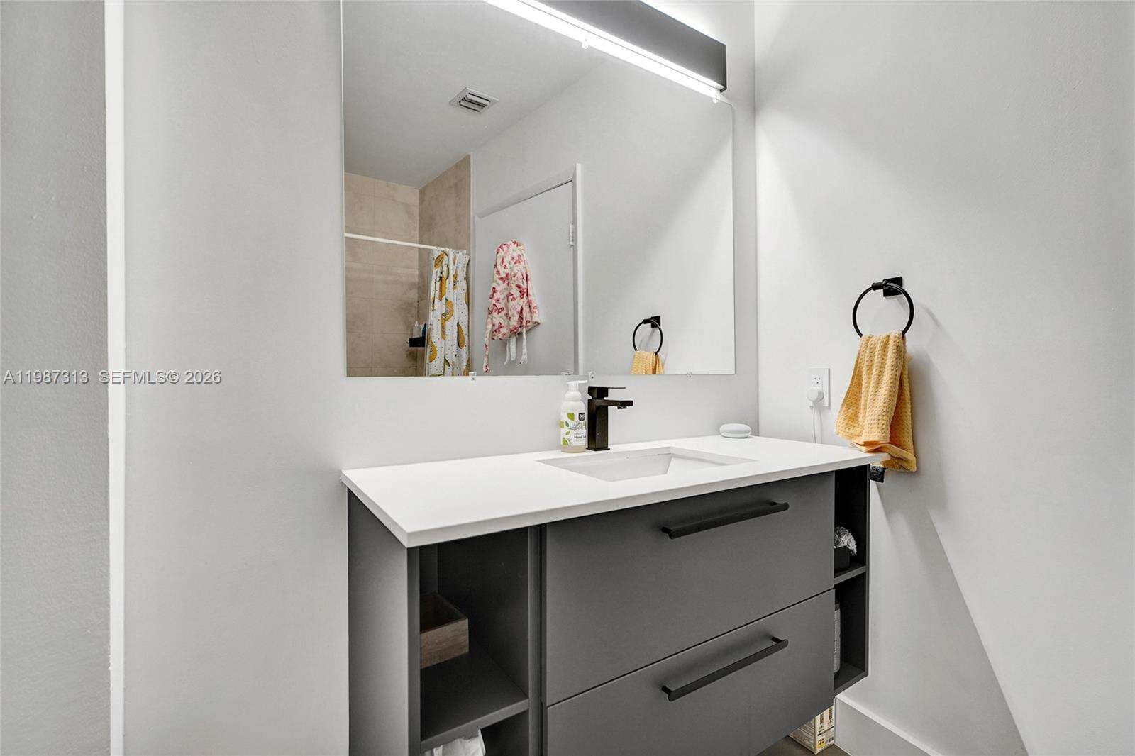 Quantum on the bay Unit #816 | Picture 37