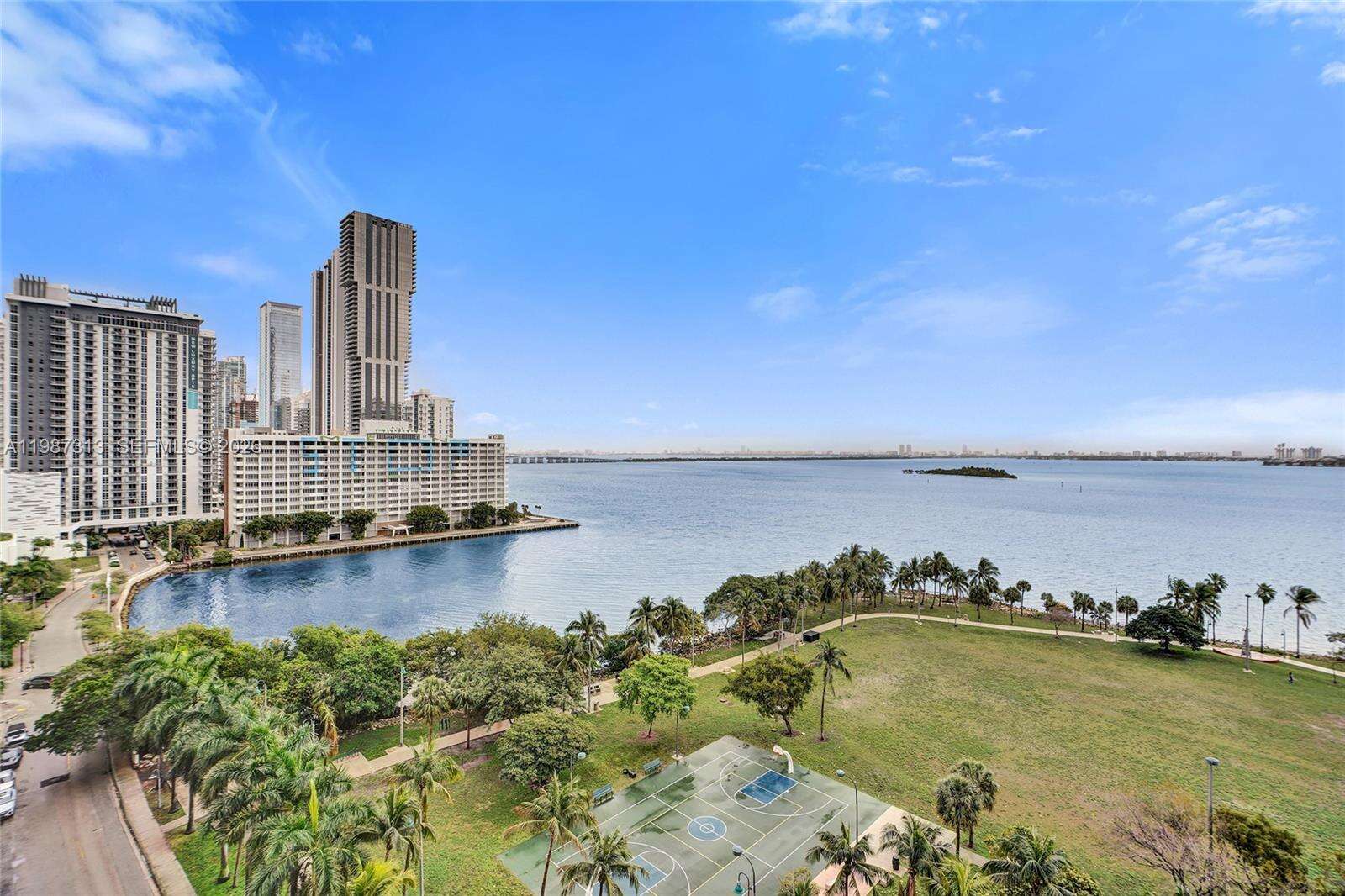 Quantum on the bay Unit #816 | Picture 58