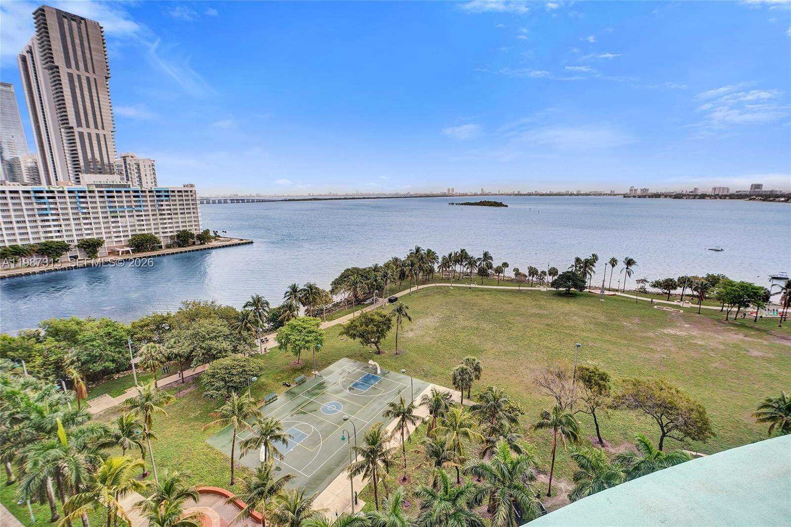 Quantum on the bay Unit #816 | Picture 59